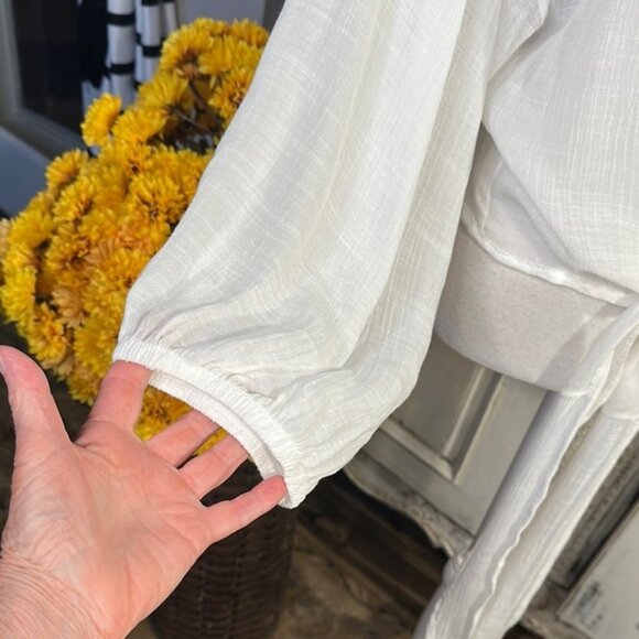 Elegant White Women's Layering Top with Voluminous Juliet sleeves - Picture 5 of 9